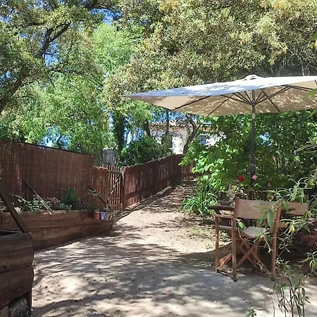 Mazet Des Closades Guest house
